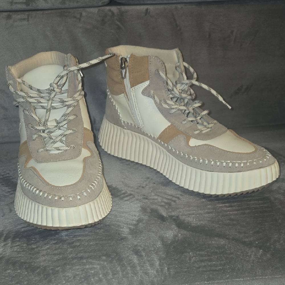 Dolce Vita Women's Cream and Gray Sneakers